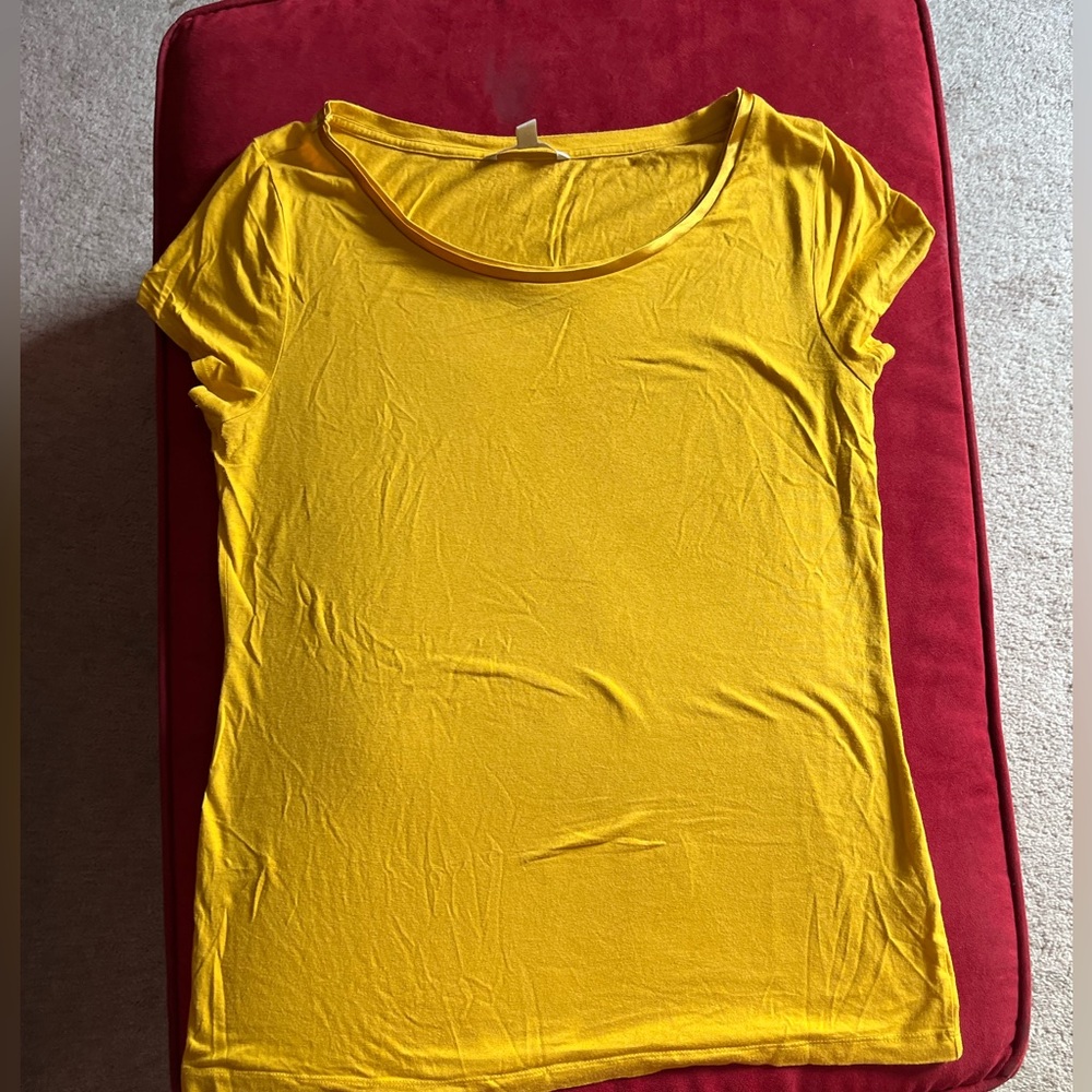 Banana Republic casual tee